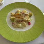 オテル・ド・ヨシノ - 魚料理/Poisson du jour
      ハタのポワレ ソース・マリニエール