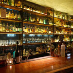 MUSIC BAR berkana - 右にレコード・コーナー