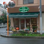 花パン - お店の外観です。ちょっとわかりにくいかも・・・