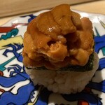 宇田津 鮨 - 6.ウニ　北方四島
      海苔を間に挟んだ変わった出し方
      いいウニはやはり美味い