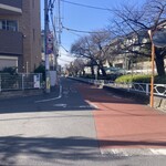 宇田津 鮨 - ここを左手に1本入ってすぐ右へ