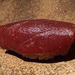 宇田津 鮨 - 7.赤身　ヅケ　塩釜
      醤油の味わいとつけ具合が絶妙
      継ぎ足しで香り豊かな醤油に仕上げてるそう