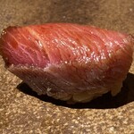 宇田津 鮨 - 8.中トロ ヅケ
      文句なしに美味しい　醤油の香りとトロの甘み