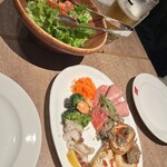 PIZZA SALVATORE CUOMO - 前菜とサラダ