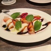 grigio la tavola - 