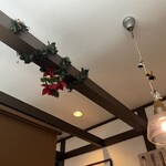 ビストロ よし川 - 店内は所々クリスマスの飾りがしてあって可愛かったです♪
