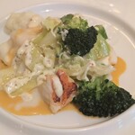 横濱元町 霧笛楼 - オマール海老のラビオリ花野菜添え ナンチュアとカリフラワーのソース