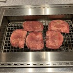 焼肉三味亭 - お得なタン塩