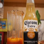 タコス ミカサ - コロナ・ビール+ミチェラーダ