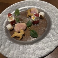 カントニーズ 燕 - デザートの他にクリスマスサービスプレート