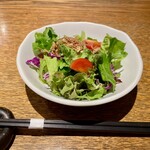 炭焼 基 - セットのサラダ