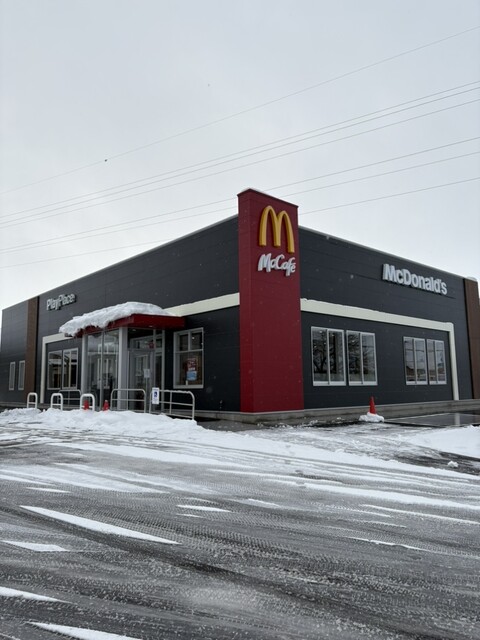 横手のマクドナルド13号店 &ndash; 手軽に楽しむハンバーガーとセットメニュー