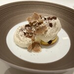 Ristorante Ecru - ティラミス
      白トリュフのジェラートとムース
      マスカルポーネ