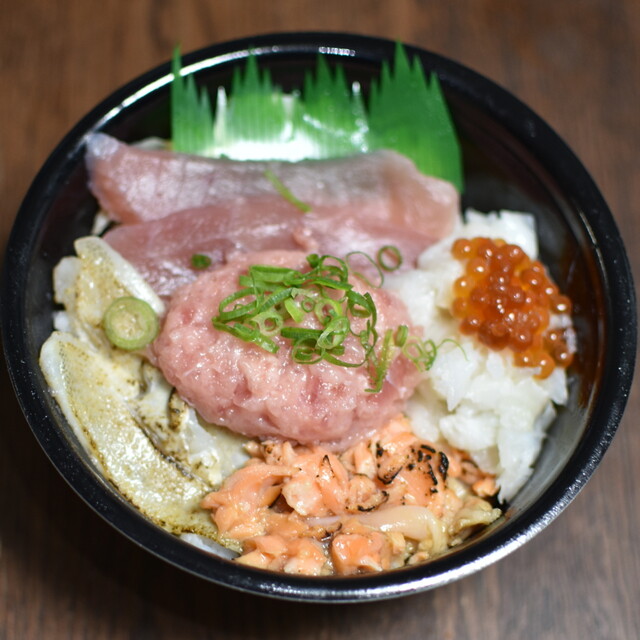 魚丼 北千住店 （UODON） - 北千住/海鮮丼 | 食べログ