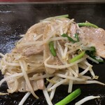 ち せ ん - 豚バラ焼き。味付けは塩ダレで仕上げました。