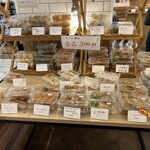 シーラス ファクトリー - 惣菜も売ってます