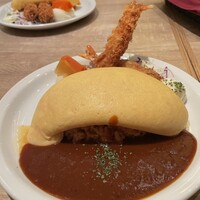 キッチン 大宮 MARK IS みなとみらい店 - オムライス＆エビフライ
                無水トマトカレーソース