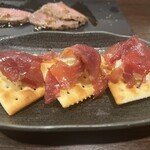 金町製麺 - 牛ハムとクリームチーズ