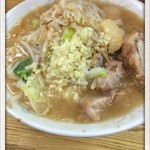 ラーメン二郎 赤羽店 - 小ラーメン 650円
                                ニンニク、アブラコール
                                2014.5