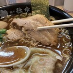 麺や独歩 - 分厚いチャーシューはトロトロで、食べ応えあり。