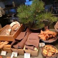 ザ タヴァン グリル＆ラウンジ - 