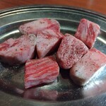 ホルモン・焼肉 一休亭 元 - 近江牛中落ちカルビ