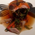 ラチュレ - ペルドロー、雉コンソメ、野菜　割ったところ