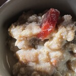 常衛門食堂 - 小鉢1の卯の花和物。鶏肉やごぼうなどゴロゴロ詰まっている。汁気があり食べやすい。うまい。