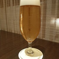 日本料理 芝桜 - 生ビールはアサヒでした。提供された時はとてもきれいな泡でしたが、すぐに泡がなくなります。サントリープレモルと明らかに違う泡でした。