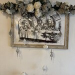 クリーム カフェ - まさにアリスの世界観