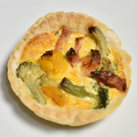 ポンパドウル - 料理写真:キッシュ（ブロッコリー＆カボチャ）（４９６円）２０２４年１２月