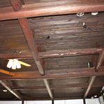 そば処 承知庵 -  古風な天井