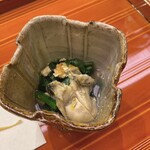 味 ふくしま - 一皿目に出てきたほうれん草の煮びたし。あたたかい器とたっぷりのお出汁で冷えた体がほっとしました。