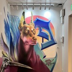 VALIANT GALLERY.Bar - 店内奥に描かれてる犬様アート♥️