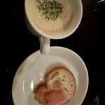 オールドサルーン1934 - クラムチャウダー最高、もっと大きなカップで飲みたい