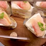 ラ ファミーユ - 旬の桃シフォン！