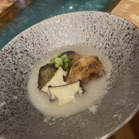 鉄板焼 grow 立川店 - 蒸し鮑と蕪のすり流し　　この蕪最高