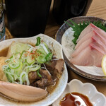 煮込 蔦八 - 煮込み開始は定番☆