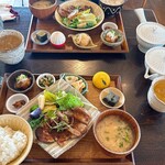 Cercle Dish and Coffee - 