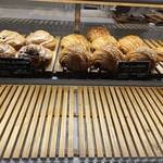 レガレヴ - パンのショーケース②