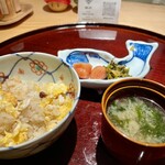 銀座 青天 - 鉄板焼飯、アオサ海苔の味噌汁、福岡博多屋より辛子明太子と高菜漬け