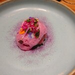 arkua - マグロと鯨のメレンゲ仕立てonトマト