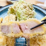 とんかつ よしだ - まずは塩で