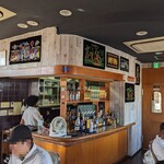 カレーハウス マチャン - カウンター奥に厨房