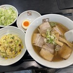 喜多方ラーメン 坂内 - 