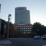 277582651 - プラタナス通りの坂をひたすら上る。