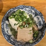 呑処 大阪梅田 ブラウン - ホルモン豆腐