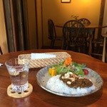 カフェスギノコ - ランチセットのSuinocoドライカレー