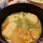 なか卯 - たっぷりの"なめこ"と厚い"お揚げ"。