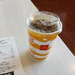 マクドナルド - ドリンク写真:アイスコーヒー120円ミルク、ガムシロ、ストロー、トレー無し
